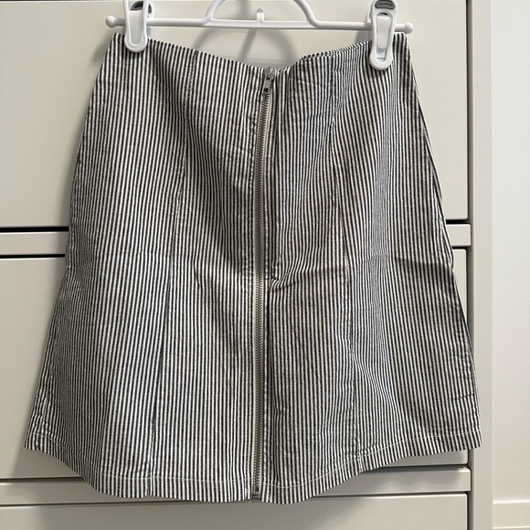 Brandy Melville Striped Mini Skirt - Picture 2 of 2